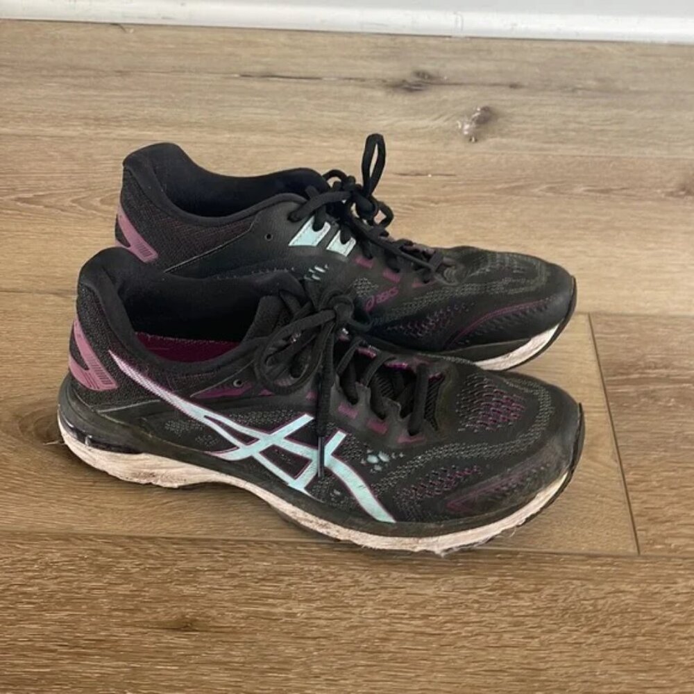 ASICS Women's GT-2000 7 Running Shoes size 9.5